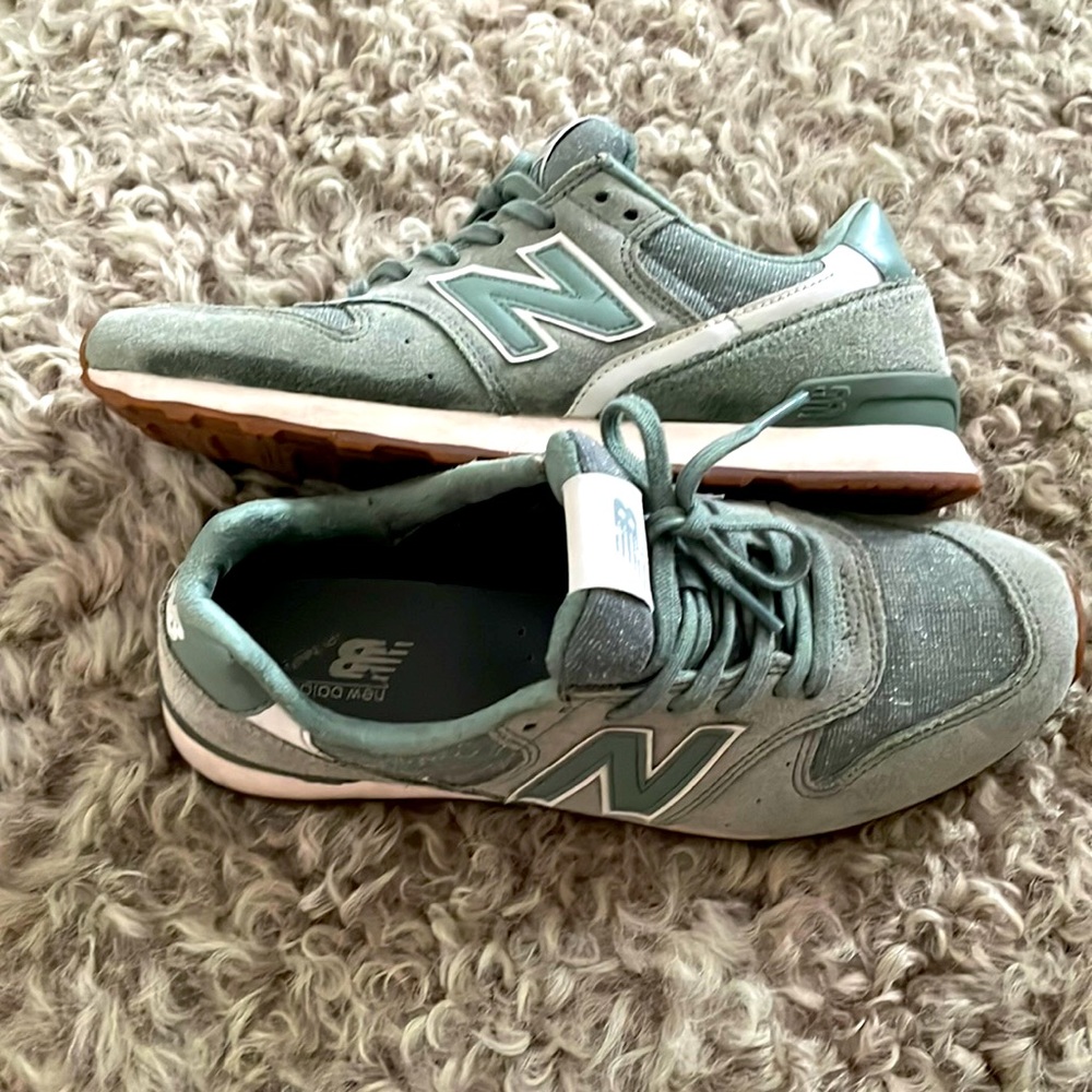 Like New Green New Balance Women 696 Sneakers